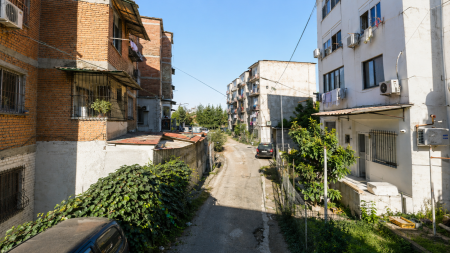 Ne Kinostudio, Shitet Apartament 2+1 Me Planimetri Te Regullt!!