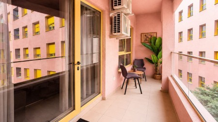 Tek Kompleksi Mangalem 21, Jepet Me Qira Apartament 1+1, Gati Per Banim !!!