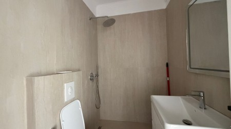 Ne Laprake, Shitet Super Apartament 1+1, Ideal Per Banim Dhe Investim !!!
