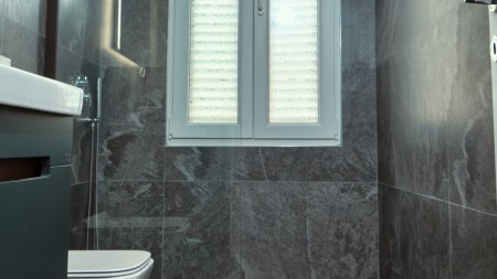 Ne Bllok, Jepet Me Qira Apartament 1+1, Totalisht I Investuar!!