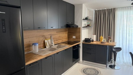 Ne Fresk, Shitet Apartament 1+1, Gati Per Banim!!!