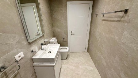 Tek Myslym Shyri, Shitet Apartament 2+1, I Investuar Totalisht Dhe Me Pamje Spektakolare!!!
