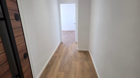 Tek Ish Stacioni i Fundit i Tiranes se Re, Shitet Super Apartament 1+1, Ideal Per Banim Dhe Investim !!!