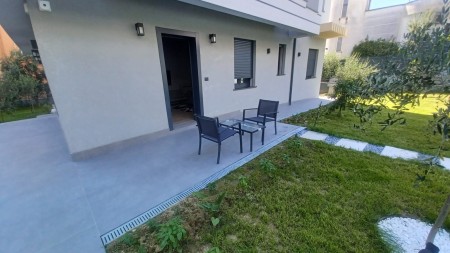 Tek Kodra E Priftit, Jepet Me Qira, Super Apartament 1+1 I Sapo Investuar Dhe I Pa Banuar Me Pare!!!