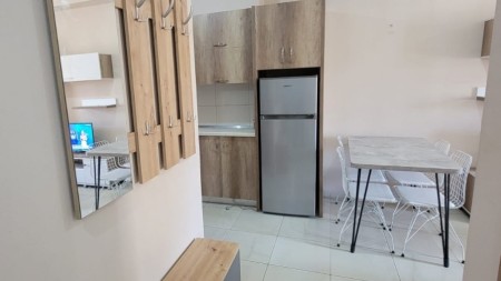Ne Astir, Jepet Me Qira Apartament 1+1, Gati Per Banim!!!