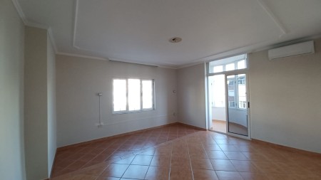 Tek Sheshi Wilson, Jepet Me Qira Ambient Per Tipologji Te Ndryshme Biznesi, Me Lokacion Perfekt!!!