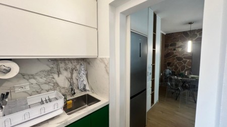 Tek Myslym Shyri, Jepet Me Qira Apartament 2+1 I Sapo Investuar!!!