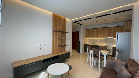 Ne Misto Mame, Shitet Apartament 1+1, I Mobiluar!!