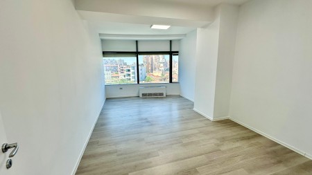Tek Kompleksi Halili, Jepet Me Qira, Super Ambient Per Zyra Ose Klinika!!!
