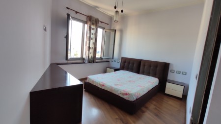 Tek ATSH, Jepet Me Qira Apartament 2+1, Me Pamje Fantastike !!