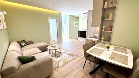 Tek Myslym Shyri, Shitet Apartament 2+1, I Investuar Totalisht Dhe Me Pamje Spektakolare!!!