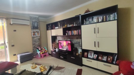 Ne Astir, Shitet Apartament 2+1 Me Hapesira Te Bollshme!!!