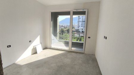 Tek Splendor Residence, Shitet Apartament 2+1+2, Me Planimetri Te Rregullt, Ne Faze Perfundimtare !!!