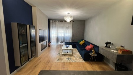 Tek Liqeni I Thate, Shitet Apartament 2+1 Totalisht I Investuar!!!