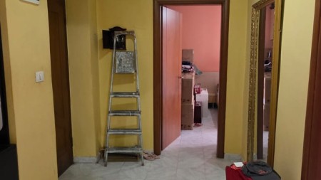 Ne Myslym Shyri, Jepet Me Qira Apartament 2+1, Me Lokacion Perfekt Dhe 2 Poste Parkimi !!