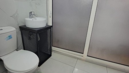 Tek Komuna E Parisit, Jepet Me Qira, Garsoniere Totalisht E Mobiluar!!!