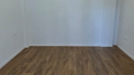 Tek Vasil Shanto, Shitet Garsoniere, Mundesi Ideale Investimi !!