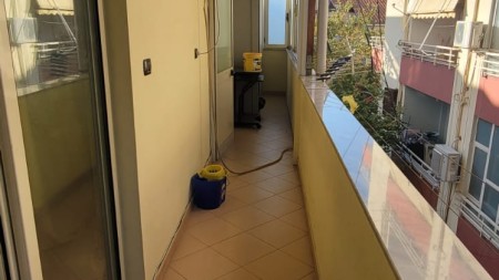 Tek Kodra E Diellit, Jepet Me Qira Apartament 2+1, I Mobiluar Totalisht !!!