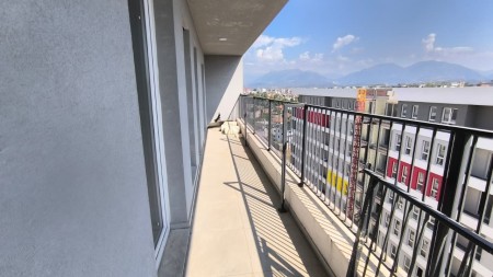 Tek Univers City, Shitet Apartament 3+1+2, Me Planimetri Dhe Hapesira Te Bollshme !