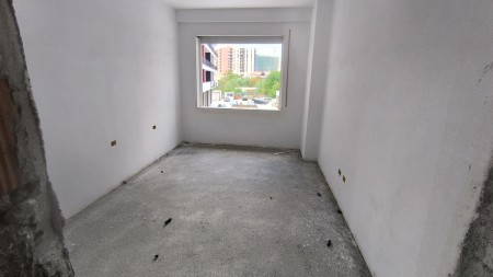 Tek "Space City" Ne Paskuqan, Shitet Apartament 2+1+2, Me Kubature Te Rregullt !!!