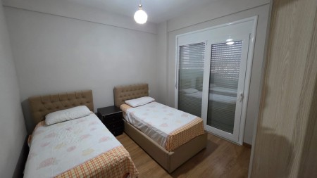 Tek Kthesa E Kamzes, Jepet Me Qira Apartament 2+1, i Investuar Totalisht !!!