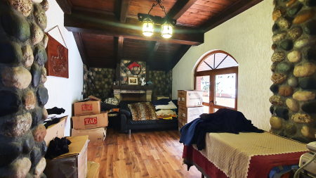 Ne Myslym Shyr, Shitet Vile 4-Kateshe Totalisht E Mobiluar Dhe Me Lokacionin Perfekt!!!