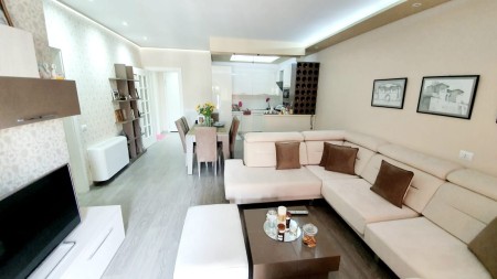 Tek Rruga E Kosovareve, Shitet Super Apartament 2+1+2, Totalisht I Investuar !