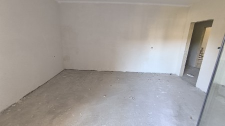 Tek Rruga E Elbasanit, Shitet Super Apartament 3+1+2 Me Hapesira Te Bollshme !!!