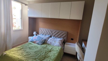 Tek Kodra E Diellit, Jepet Me Qira Apartament 2+1, I Mobiluar Totalisht !!!