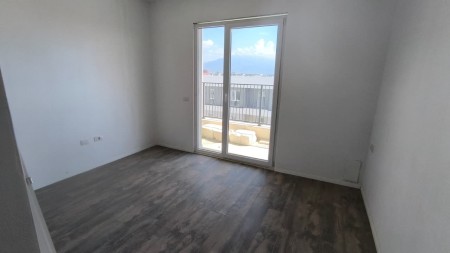 Tek Univers City, Shitet Apartament 3+1+2, Me Planimetri Dhe Hapesira Te Bollshme !