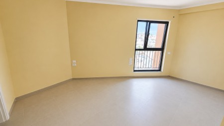 Cmim Okazion !! Tek Ish-Tregu Elektrik, Shitet Apartament 2+1+2, Me Orientim Perfekt !!