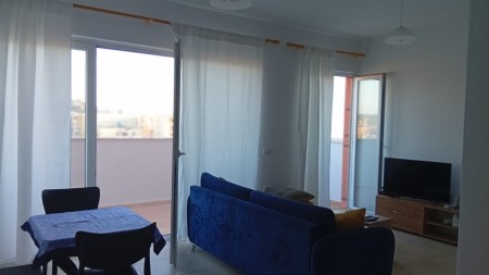 Ne Misto Mame, Jepet Me Qira Apartament 2+1+2+Verande, Mundesi Ideale Banimi !!!