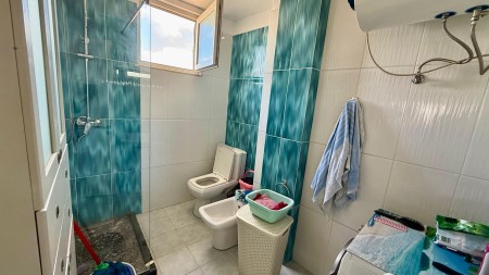 Prane Rr. Barrikadave, Shitet Apartament 2+1+2, Me Shfrytezim Tarracen !!!