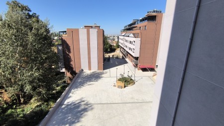 Tek Rruga E Elbasanit, Shitet Super Apartament 3+1+2 Me Hapesira Te Bollshme !!!