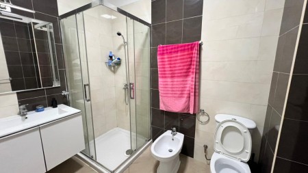 Tek Jordan Misja, Shitet Apartament 1+1 Me Verande !!!