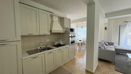Tek Rezidenca Kodra Diellit 1, Jepet Me Qira Apartament 2+1, Totalisht I Mobiluar !!