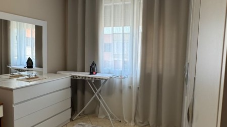 Tek Kryqezimi I 21 Dhjetorit, Mbrapa Bar Oslo, Jepet Me Qira Apartament 2+1, Me Lokacion Ideal!!!