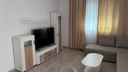 Ne Fresk, Prane Hotel Gaxherrit, Shitet Apartament 1+1 Ideal Per Banim !!!