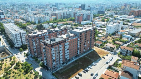 Tek 5-Maji, Jepet Me Qira Apartament 1+1+Post Parkimi, I Sapo Investuar !!!