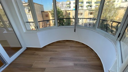 Tek Mozaiku I Tiranes, Shitet Super Apartament 1+1 Me Planimetri Te Rregullt Dhe Lokacion Perfekt !!