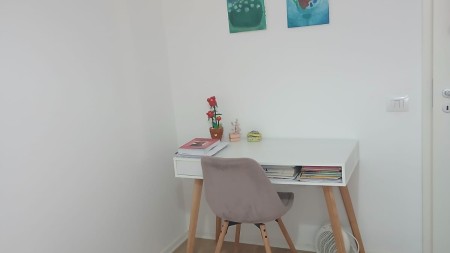 Tek Rr. Siri Kodra, Ne Kompleks Te Ri, Jepet Me Qira Apartament 2+1 I Mobiluar !!!