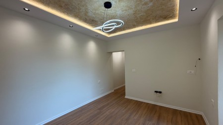 Prane Mine Pezes, Shitet Apartament 1+1 Perfekte Per Investim!!
