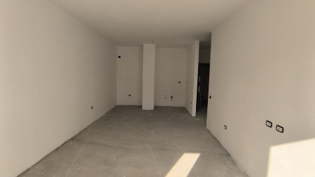 Tek Splendor Residence, Shitet Apartament 2+1+2, Me Planimetri Te Rregullt, Ne Faze Perfundimtare !!!