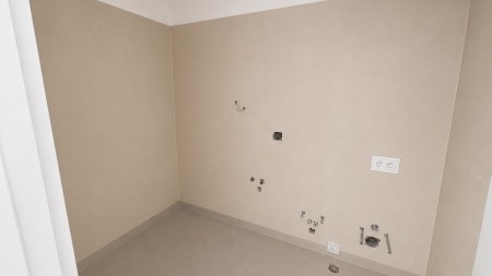 Okazion Kleringu!! Ne Paskuqan, Tek "2N", Shitet Apartament 2+1, Me Planimetri Perfekte !!