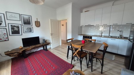 Tek Sheshi Willson, Jepet Me Qira, Super Apartament 2+1 I Investuar!!!