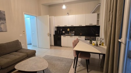 Tek Kopshti Zoologjik, Jepet Me Qira Apartament 2+1+2 Me Pamje Fantastike !
