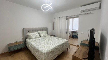 Tek Myslym Shyri, Jepet Me Qira Apartament 2+1 I Sapo Investuar!!!