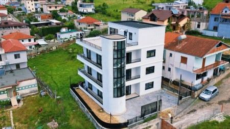 Ne Mjull Bathore, Jepet Me Qira, Vile 4 Kateshe E Ndare Ne 5 Apartamente !!!