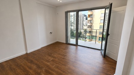 Prane 21 Dhjetorit, Shitet Apartament 1+1, Ideal Per Investim !!