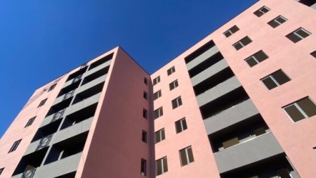 Okazion Kleringu! Tek Kompleksi "Shehu Konstruksion", Shitet Apartament 1+1, Me Planimetri Te Rregullt !!!